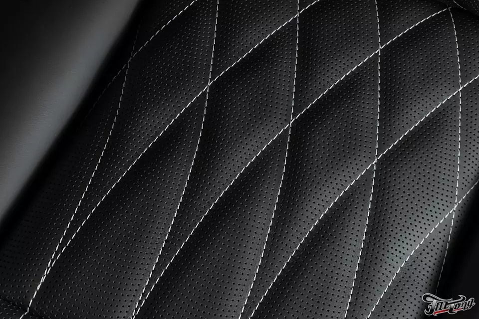 Mercedes G class. Полный пошив салона в стиле Designo. Окрас элементов кузова и дисков! Часть 2